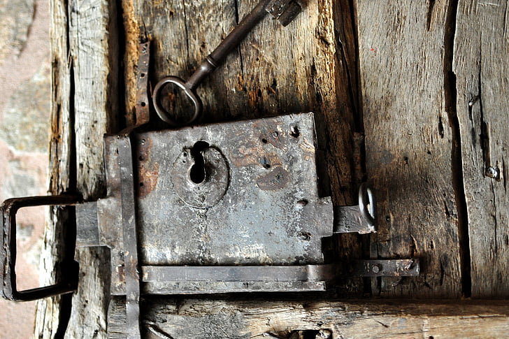 Castell, tancar, porta vella de fusta, maneta de la porta, maquinari de porta, Pany de la porta, ferro forjat