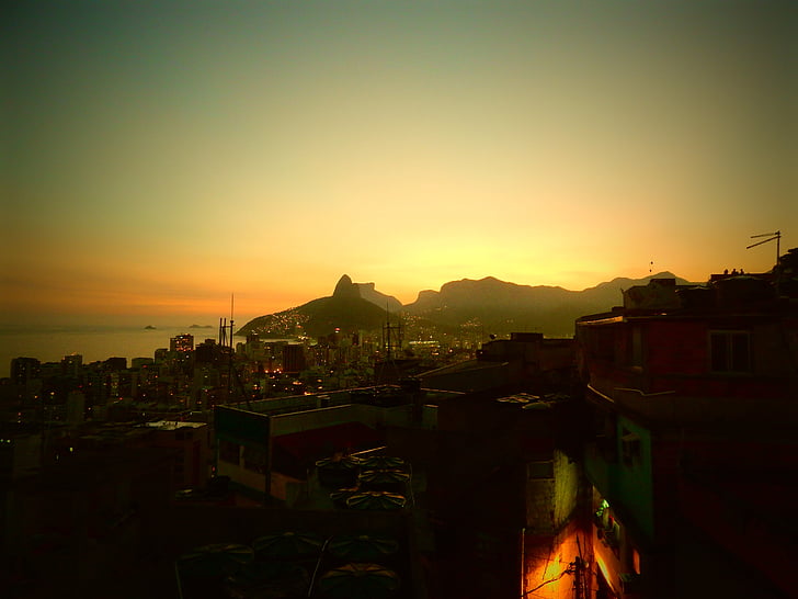 Ρίο ντε Τζανέιρο παραθεριστικές κατοικίες, ηλιοβασίλεμα, βουνά, Βραζιλία, Ήλιος, ουρανός, παραλία