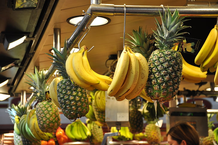 tirgus, augļi, banāni, ananāsu