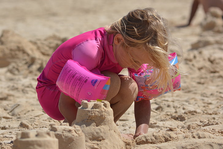 peščeni grad, otrok, dekle, roza, pesek