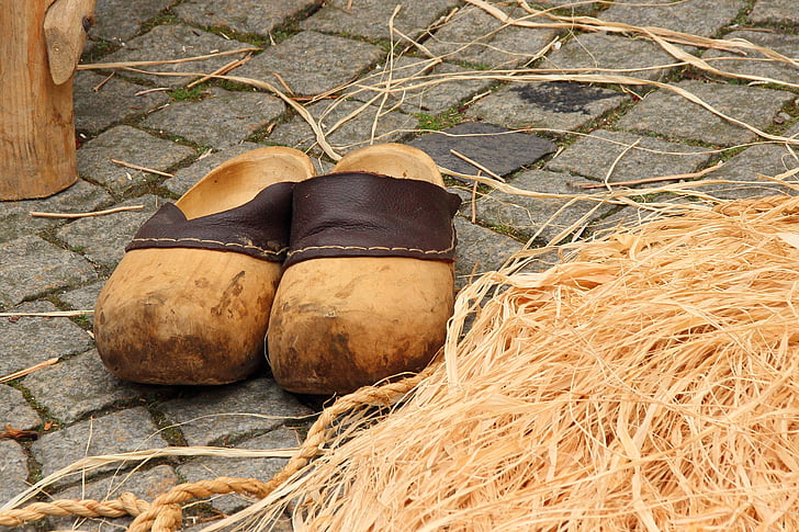 sabata de fusta, vestuari, popular, costum, tradició, costums, Tradicionalment