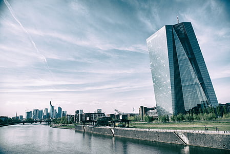 Frankfurt, ECB, europeiske sentralbanken, skyline, skyskraper, økonomi, arkitektur