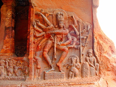 Badami, tempie della caverna, pietra della sabbia, patrimonio dell'UNESCO, India, Karnataka, religiosa