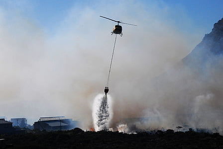 helikopter, brand, rook, brand bestrijding, brandbestrijding, lucht-reactie, Waterzak
