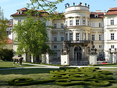 Praha, ambassaden, trabbi