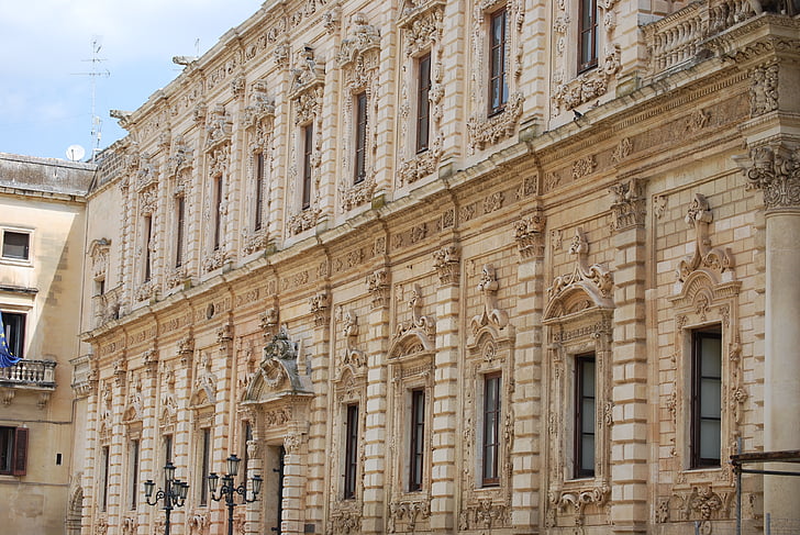 Palazzo dei celestini, Lecce, Puglia, Salento, barokní, Itálie, nelsalento