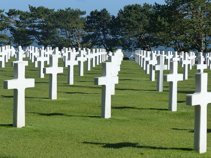 kirkegården, krysser, militære