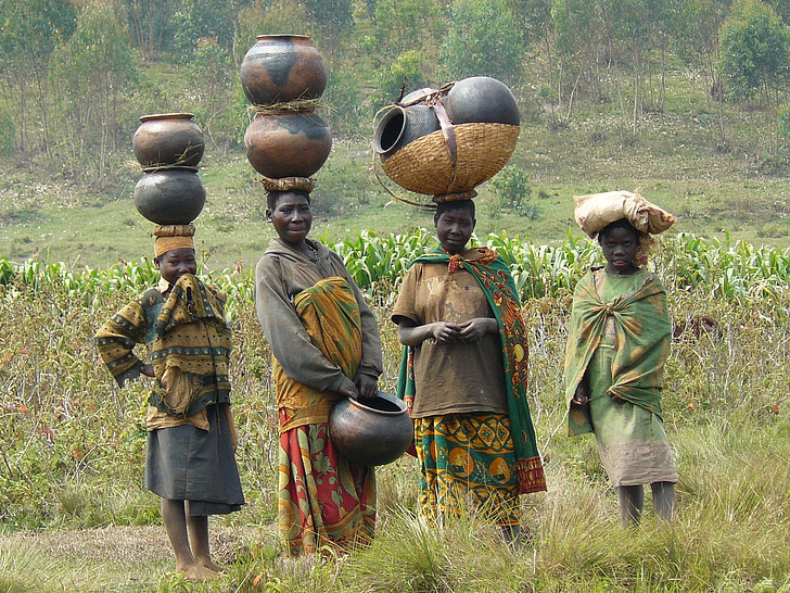 Batwa, donne, tradizionale, pentole, Luganda, Muramvya, Africa