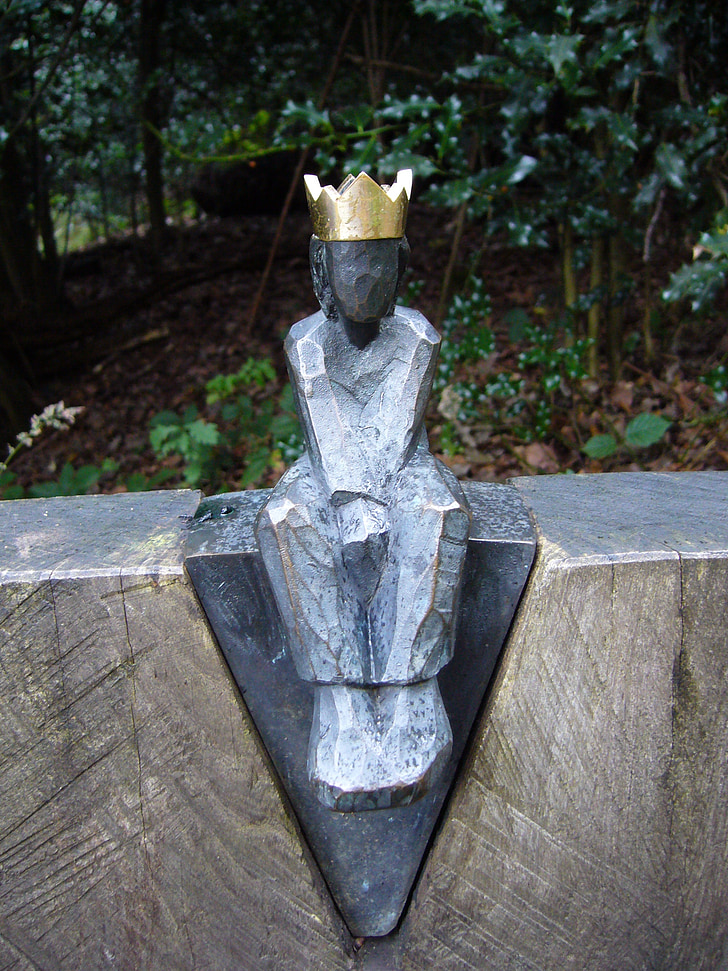 sculpture, king, shy, waiting, little king