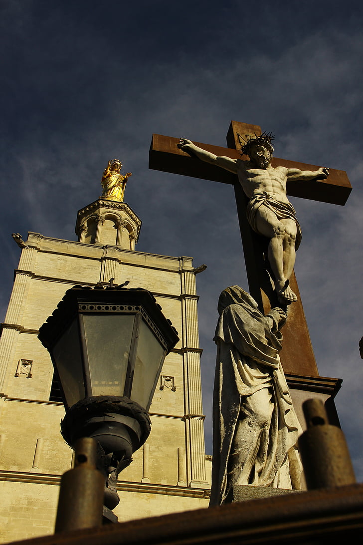 crucifix, avignon, city ​​of the popes
