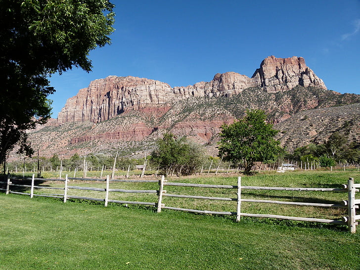 Zion national park, Utah, ABD, turistik, dağlar, kayalar, manzara