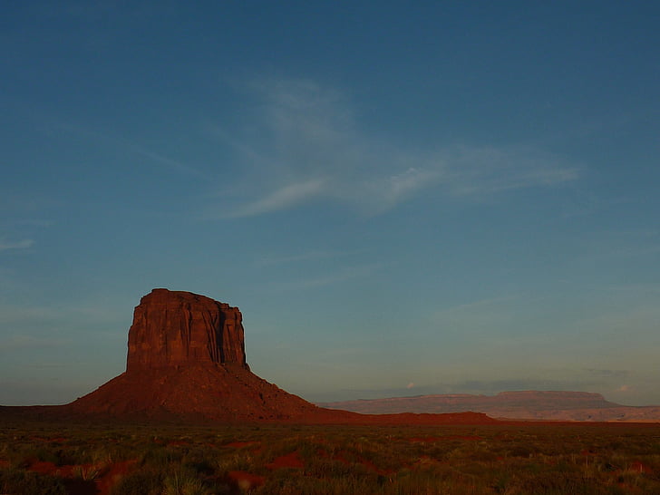 Monument valley, Wschód słońca, Kayenta, Arizona, Stany Zjednoczone Ameryki, góry, krajobraz