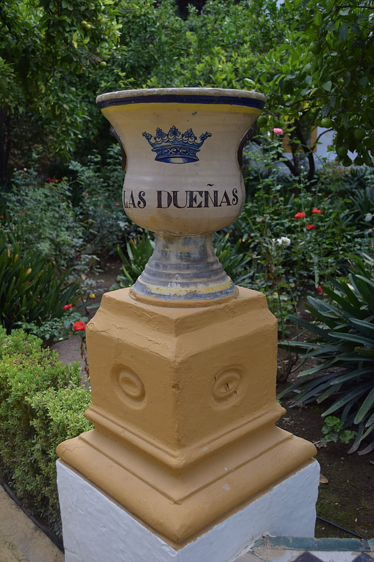 keramika, zahrada, palác