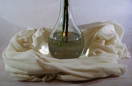 Flasche mit Tuch, Flasche, Glas, klar, Wasser, Reflexion, Licht