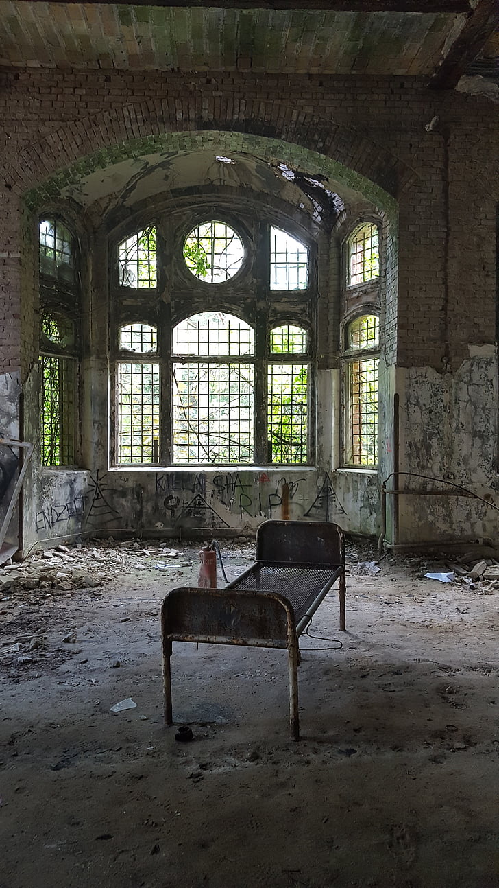 urbex, beelitz heilstätten, abandoned hospital, interior, bed, window, old