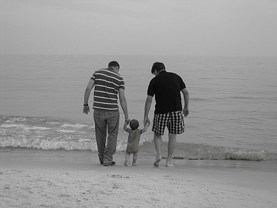 rodina, otec, pláž, dítě, chůze, společně, držení rukou