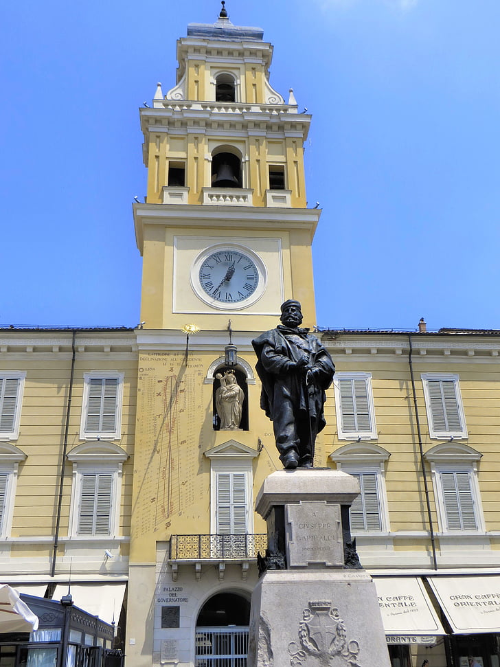 Itália, Parma, hotel comunal, Garibaldi, estátua, relógio de sol