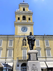 Olaszország, Parma, kommunális hotel, Garibaldi, szobor, napóra