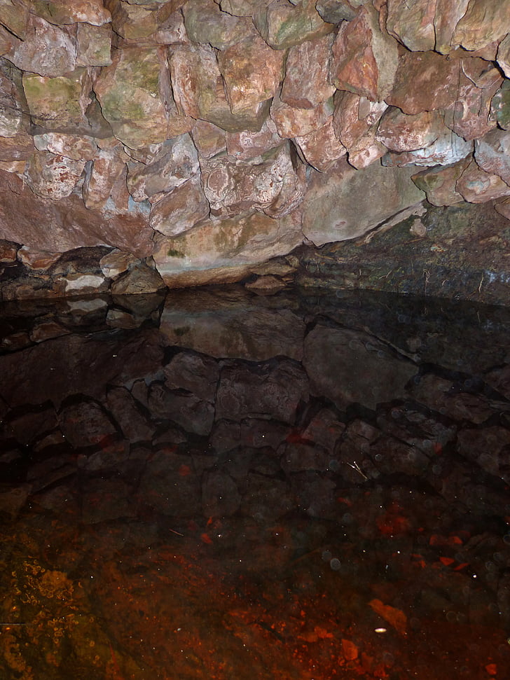 cistern, rocks, well, reflection