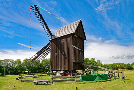 Standerdmolen, Zwochau, Saksen, Duitsland, windmolen, molen, Gantry molen