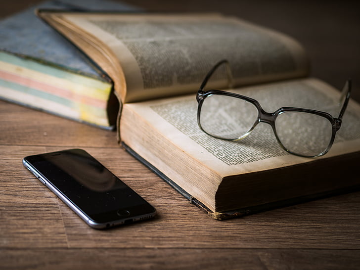 Borrão, livro, livros, telefone celular, close-up, dispositivo, óculos
