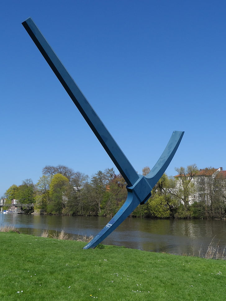Pickaxe, skulptur, Documenta, Kassel, Fulda shore, floden, äng