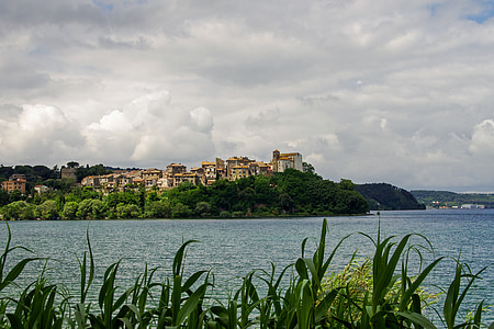 Anguillara, Λίμνη Μπρατσιάνο, Ρώμη, Λάτσιο, Ιταλία, τοπίο, ιστορικό χωριό