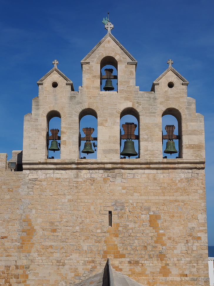 kostel, střecha kostela, Zvonice, budova, Architektura, Notre-dame-de-la-mer, Opevněný kostel