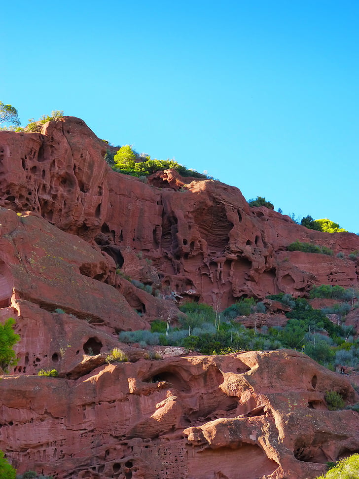Vörös sziklák, homokkő, Priorat, erózió