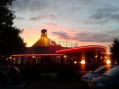 Courtepaille, Rouen, Normandie, Frankrike, Sky, solnedgång, moln