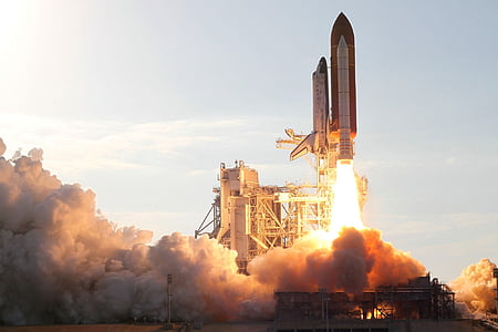 Spaceshuttle Discovery, lancering, missie, astronauten, LiftOff, raketten, ruimtevaartuig