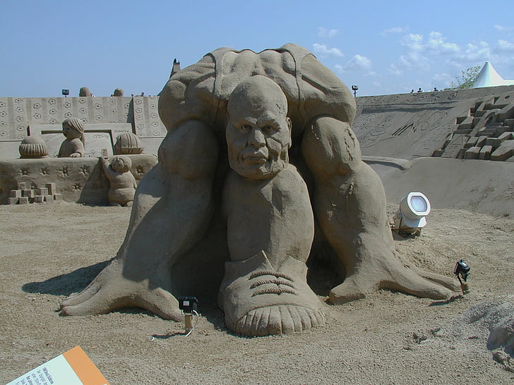 Travemünde, Priwall, sandstranden tall, sand skulpturer, skulptur