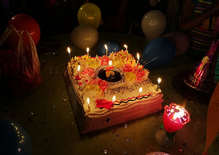 Feliz cumpleaños, pastel, velas, partido, cumpleaños, niños, globos